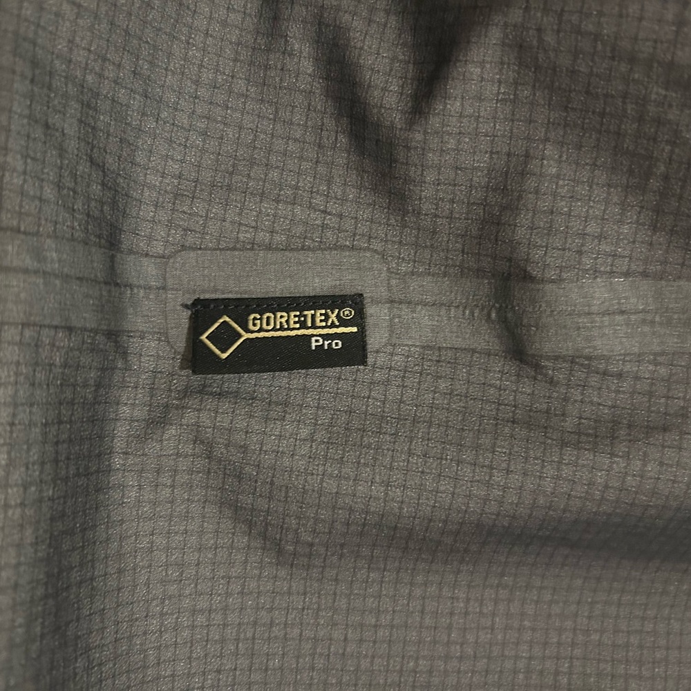 Black Diamond Sharp End- GoreTex Pro Shell - image 5